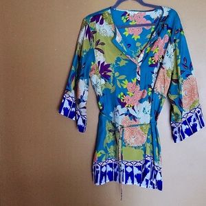 CABI SILK FLORAL KIMONO STYLE. Size L, multi color